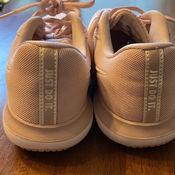 Nike, rose pink sneakers - Picture 7 of 9